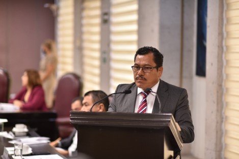 El diputado José Magdaleno Rosales Torres presentó un Anteproyecto con Punto de Acuerdo por el que hace un llamado a las autoridades de los 212 municipios de Veracruz para que se solidaricen y brinden apoyo al personal Técnico Extensionista de la Secretaría de Desarrollo Agropecuario, Rural y Pesca (Sedarpa), para el adecuado desempeño de sus actividades en el campo.

