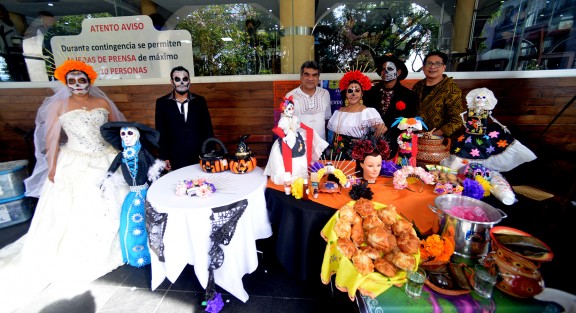  En la Expo Artesanal: Celebremos los recuerdos y los buenos momentos, se podra?n encontrar diversos arti?culos y gastronomi?a alusivos al Di?a de Muertos. 