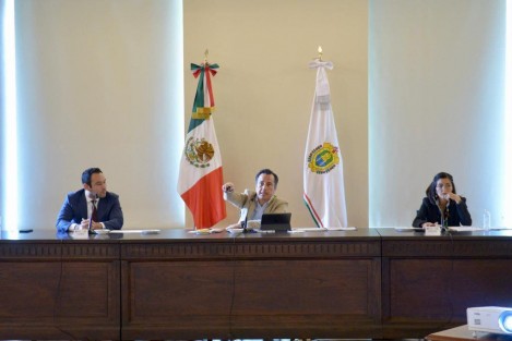 En el transcurso de este sábado, el Gobernador Cuitláhuac García se reunió con los titulares de varias dependencia para revisar los resultados de este año, que se presentarán en el Cuarto Informe.
