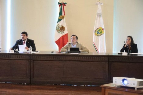 En el transcurso de este sábado, el Gobernador Cuitláhuac García se reunió con los titulares de varias dependencia para revisar los resultados de este año, que se presentarán en el Cuarto Informe.