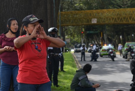 Más tarde trasladaron el bloqueo a la altura de la Secretaría de Finanzas, y representantes de las autoridades acudieron a dialogar con los inconformes. 