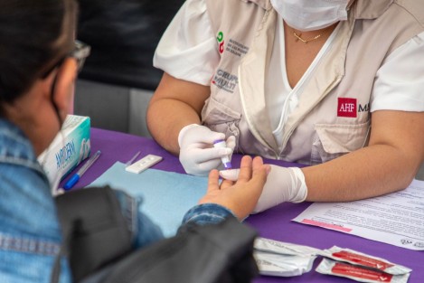 Además, se brindan servicios del Registro Civil de Xalapa, así como servicios de medicina general, odontología, salud visual, pruebas para la detección oportuna del VIH, hipertensión y diabetes; orientación psicológica y para la prevención de la violencia de género, entre otros. La feria se desarrollará este martes y miércoles de las 8:30 a las 15:00 horas.