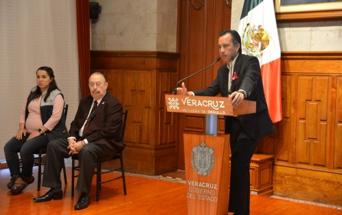 Junto al gobernador Cuitláhuac García, el secretario de Salud, Gerardo Díaz, informó que ya sólo 5 niños de Álamo permanecen en el hospital tras haber padecido, junto con otros menores, síntomas como dolor de cabeza, nauseas, vómito y hasta desmayos.
