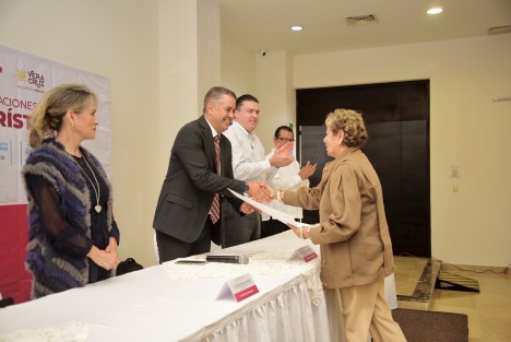 SECTUR entregó simbólicamente 20 de 212 certificados turísticos de Registro Nacional de Turismo, Punto Limpio y Moderniza Básico, a empresas veracruzanas que se hicieron acreedores a los mismos.    