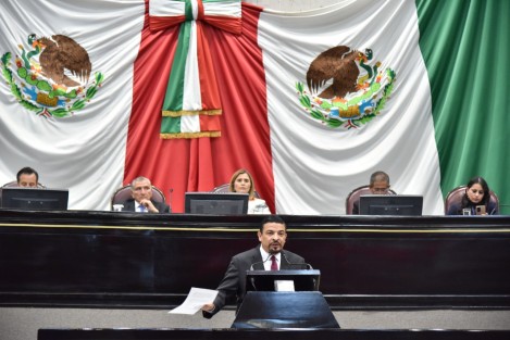 Por el Grupo Legislativo de Morena, el coordinador de esta bancada y presidente de la Junta de Coordinación Política (Jucopo), diputado Juan Javier Gómez Cazarín, expresó que en Veracruz hay una grata experiencia con el trabajo de la Guardia Nacional y, bajo el liderazgo del gobernador Cuitláhuac García Jiménez, la entidad pasó de ser un lugar peligroso a una de las siete entidades más seguras del país.