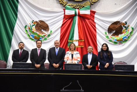 Da el Presidente de la Jucopo en el Congreso local la bienvenida al secretario de Gobernación, Adán Augusto López Hernández.