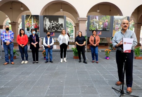 Con la inauguración de la exposición fotográfica Día de Muertos, el Ayuntamiento marca el inicio de las festividades alusivas a esta importante tradición, aseguró el presidente municipal Ricardo Ahued Bardahuil. 
