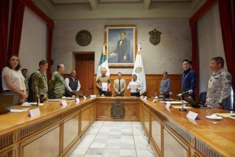 Este martes en la sesión de la COESCONPAZ además de dar seguimiento a la estrategia coordinada de seguridad y CERO IMPUNIDAD, el Gobernador entregó el nombramiento como Secretario de Seguridad Pública al Capt. Cuauhtémoc Zúñiga y fue nombrado también el Capt. Andrés Galeana como Director de Fuerza Civil; con el compromiso de continuar trabajando por la construcción de la paz en Veracruz.  
 