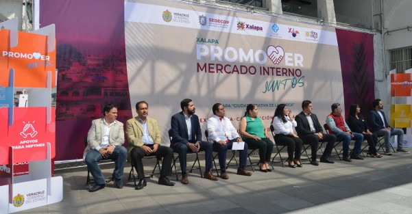 Autoridades del ayuntamiento de Xalapa en compañía de autoridades de Sedecop inauguraron Xalapa Promover Mercado Interno, comerciantes locales expenden sus productos durante este fin de semana. No deje de acudir.