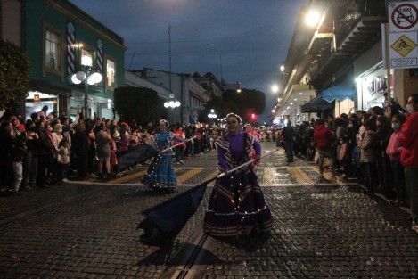 Las calles de Xalapa lucieron totalmente abarratodas por los asistentes que admiraron el desfile de catrinas 2022 Mágico Veracruz, en su tercera edición. 