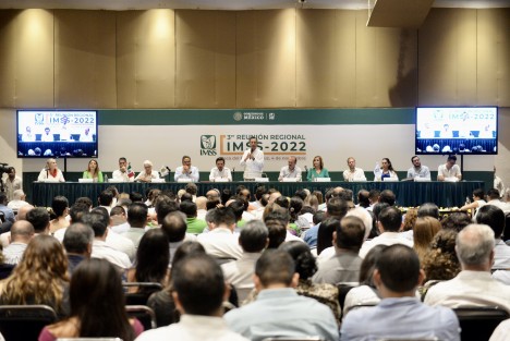 El Instituto Mexicano del Seguro Social (IMSS) suma al sector salud estrategias como Código Infarto y Código Cáncer para reducir tiempos entre diagnóstico y tratamiento, así como homologar los protocolos de atención en insuficiencia renal, desde la prevención, servicios dignos en Hemodiálisis y trasplantes, afirmó el director general, Zoé Robledo.