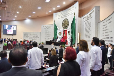 Con 47 votos a favor, durante la Primera Sesión Ordinaria del Segundo Año de Ejercicio Constitucional, la LXVI Legislatura aprobó la integración de la Comisión Especial para el Otorgamiento de la Medalla y Diploma Adolfo Ruiz Cortines 2022, propuesta por la Junta de Coordinación Política a través de un Punto de Acuerdo.

