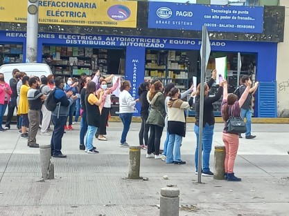 Con bloqueos de calles y plantón en la plaza Lerdo, grupo de maestros insisten en el pago inmediato de la nivelación salarial autorizado por el presidente Andrés Manuel López Obrador, antes del 28 de diciembre. 