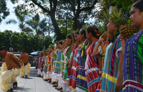 Integrantes del Frente Nacional de Estudiantes Revolucionarios Rafael Ramírez (FNERRR), se manifestaron en la ciudad de Xalapa para indicar que no están de acuerdo con el Presupuesto de Egresos de la Federación 2023.