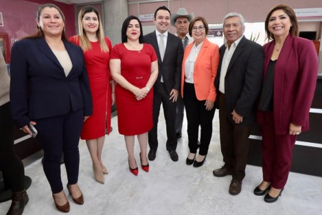 El Presupuesto de Egresos del Gobierno de Veracruz para el Ejercicio Fiscal 2023 contempla cerca de un 10 por ciento adicional con respecto al presente año, llegando a los 148 mil 474 millones de pesos, informó el titular de la Secretaría de Finanzas y Planeación, José Luis Lima Franco, durante la entrega del proyecto ante el Congreso del Estado.

