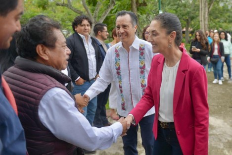 La Jefa de Gobierno de la Ciudad de México, Claudia Sheinbaum estuvo en el norte del Estado de Veracruz, donde impartió la Conferencia Magistral: Políticas exitosas de Gobierno.  Además mantuvo una reunión con alcaldes de la región. La acompañaron la Secretaria de Energía, Rocío Nahle y el Gobernador Cuitláhuac García.  