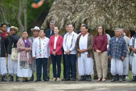 La Jefa de Gobierno de la Ciudad de México, Claudia Sheinbaum estuvo en el norte del Estado de Veracruz, donde impartió la Conferencia Magistral: Políticas exitosas de Gobierno.  Además mantuvo una reunión con alcaldes de la región. La acompañaron la Secretaria de Energía, Rocío Nahle y el Gobernador Cuitláhuac García.  