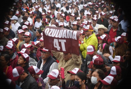 Aspectos de la asistencia congregada para escuchar el IV Informe de Gobierno de Cuitláhuac García Jiménez.  