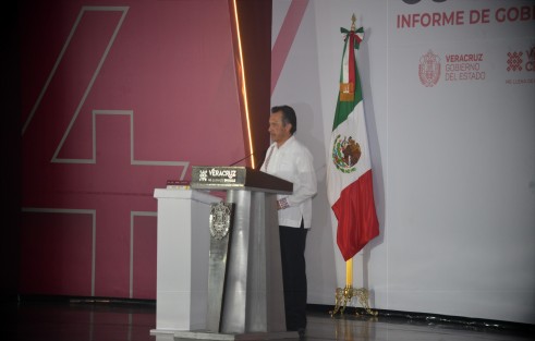 Logramos disminuir en 88 por ciento el secuestro, en 42.5 los homicidios dolosos y en general los delitos de alto impacto han bajado un 32.4%, subrayó el gobernador Cuitláhuac García Jiménez durante la emisión del IV Informe de resultados.