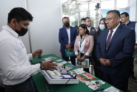 Este jueves fue inaugurado el primer Congreso Internacional de Tecnología e Innovación Veracruz 2022, espacio para la generación de vínculos e intercambio de conocimientos que generen un impacto significativo en el bienestar de la sociedad, conformado por cuatro conferencias magistrales y ocho plenarias en diversos rubros.

