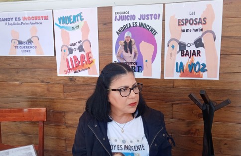 Lorena Jara Fonseca denunció irregularidades en las investigaciones y testigos fabricados que llevaron a que su hija Andrea fuera sentenciada a 70 años de prisión por el feminicidio de Silvia Jazmín, ocurrido en Minatitlán en 2019.