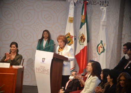 La presidenta del Poder Judicial de Veracruz, Inés Romero, presentó su Tercer Informe de Actividades. Como invitados especiales estuvieron presentes el gobernador Cuitláhuac García y la presidenta del Congreso local, Margarita Corro. La Magistrada dijo seguir la línea de trabajo del Gobernador, celebrando su labor inigualable.