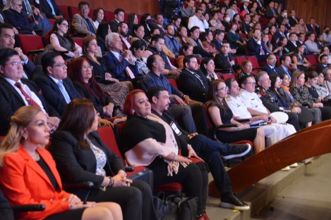Presentes en el Informe de la magistradas estuvieron diputados locales, funcionarios de gobierno e incluso el papá del gobernador y ex diputado Atanasio García.