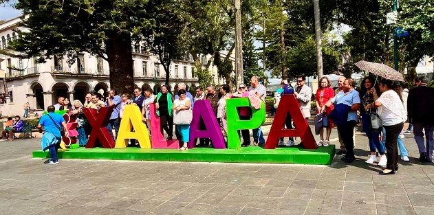 Turistas disfrutando Xalapa este largo fin de semana, además con Buen Fin. 