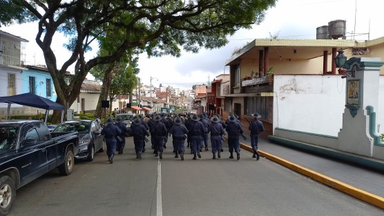 Debido a las obras en algunas calles de la capital, el desfile conmemorativo al CXII Aniversario del inicio de la Revolución Mexicana tomó una ruta diferente a la habitual. 