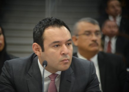 El titular de SEFIPLAN destacó que a la fecha se han atendido 139 controversias constitucionales que fueron heredadas por falta de pagos del gobierno a municipios. <em>Se pagó la totalidad de las controversias municipales durante los años 2021 y 2022, cumpliendo con lo ordenado por la Suprema Corte de Justicia de la Nación</em>, dijo.