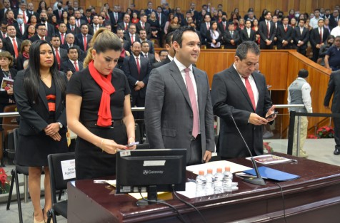 Bajo una planeación estratégica, recaudación eficiente, manejo sólido de la deuda y fortalecimiento institucional, Veracruz goza de una hacienda ordenada y transparente que impulsa el bienestar y desarrollo social, aseguró el titular de la Secretaría de Finanzas y Planeación (SEFIPLAN), José Luis Lima Franco, en comparecer ante la Legislatura local.