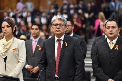 El titular de la Secretaría de Desarrollo Social (Sedesol), Guillermo Fernández Sánchez, compareció ante el Congreso del Estado, con motivo de la glosa del Cuarto Informe de labores del Ejecutivo estatal. 