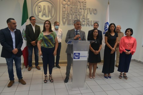 Federico Salomón Molina, presidente del Comité Directivo Estatal del Partido Acción Nacional (PAN),  se refirió a las comparecencias de los secretarios de despacho, que han acudido para ampliar o detallar información del Cuarto Informe del gobernador Cuitláhuac García Jiménez,  afirmando que solo han divagado, sin responder a los cuestionamientos que les hacen los legisladores, sobre todo los de oposición 