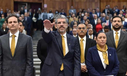 En 2022, Veracruz logró atraer dos de las tres inversiones más importantes de su historia. Avanzando en una ruta de emprendimiento y aceleración de la pequeña y mediana empresa, se consolida como territorio de inversión. Así presentó el titular de la Secretaría de Desarrollo Económico y Portuario (Sedecop), Enrique Nachón García, ante el Congreso del Estado
