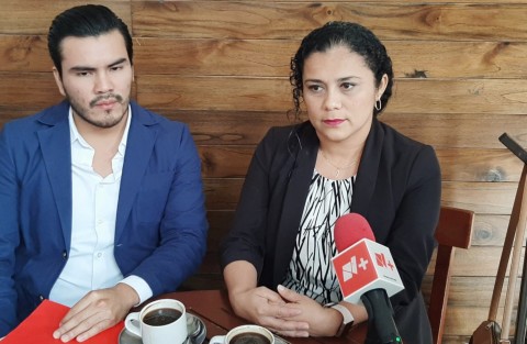 La titular de la Junta Especial Local de Conciliación y Arbitraje con residencia en Coatzacoalcos, María Guadalupe Alejandro Fernández, a quien pretendieron destituir del cargo. Dijo que ya denunciaron ante la Fiscalía General de la República (FGR) por desacato a la secretaria del Trabajo, Previsión Social y Productividad (STPSP), Dorheny García Cayetano y la presidenta de la Junta Local de Veracruz, Jazmín Zepeda Benavides.

