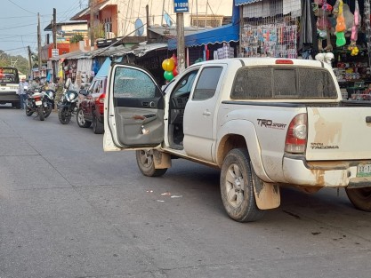 Se informó que tras ser ingresado a un hospital para su atención luego de ser atacado por hombres armados, falleció el Regidor Primero del ayuntamiento de Texistepec, Enrique Argüelles. 