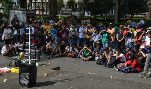Vestidos con playeras verdes y distintivos de la Selección Mexicana, algunos jóvenes se va volvieron a reunir en el parque Juárez de la ciudad de Xalapa y por 97 minutos se ilusionaron de ver pasar a la selección Mexicana al cuarto partido, pero la combinación de resultados en el otro partido del grupo, lo dejaron fuera.