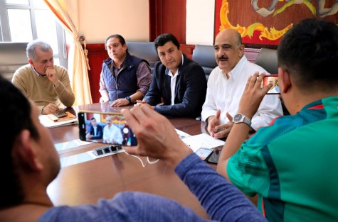 Con el fin de mantener la fluidez vehicular necesaria y evitar afectar al comercio durante la temporada decembrina, el Ayuntamiento, a solicitud del empresariado local, tomó la decisión de suspender la obra de rehabilitación integral en la avenida Arco Sur, informó el presidente municipal Ricardo Ahued Bardahuil. 