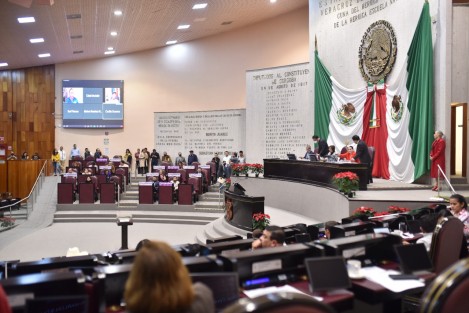 Con 45 votos a favor, sin abstenciones o votos en contra, el Pleno de la LXVI Legislatura aprobó el dictamen que reforma, deroga y adiciona diversas disposiciones de la Ley de Trasparencia y Acceso a la Información Pública para el Estado de Veracruz, con el que se actualiza la legislación en concordancia con los avances jurídicos que se presentan a nivel federal.