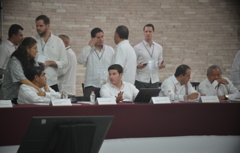 Gobernadores de 22 estados de la República Mexicana participaron en la 48 Sesión Ordinaria del Consejo Nacional de Seguridad Pública, desde las instalaciones del Heroico Colegio Naval, en Antón Lizardo, municipio de Alvarado.