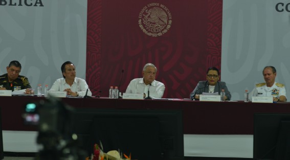 Tenemos que adquirir el compromiso en el nivel estatal y esto nos lleva a una revisión desde el Consejo Nacional de Seguridad Pública, planteó García Jiménez durante la 48ª Sesión Ordinaria realizada en la Heroica Escuela Naval Militar de Antón Lizardo y encabezada por presidente Andrés Manuel López Obrador con la participan de su Gabinete, gobernadoras y gobernadores del país.