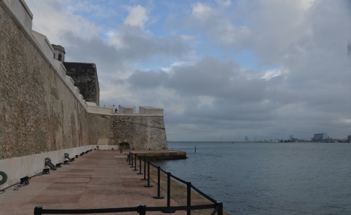 El presidente Andrés Manuel López Obrador y el gobernador Cuitláhuac García Jiménez dieron el banderazo de relanzamiento de San Juan de Ulúa, Fortaleza de la Memoria y Resistencia,, tras seis meses de trabajos de restauración a cargo de la Secretaría de Marina (SEMAR), el Instituto Nacional de Antropología e Historia (INAH) y el Gobierno de Veracruz.