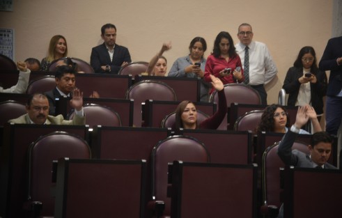Aspectos de la sexta sesión ordinaria del Primer Período de Sesiones Ordinarias, Segundo Año de Ejercicio Constitucional.