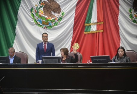 Aspectos de la sexta sesión ordinaria del Primer Período de Sesiones Ordinarias, Segundo Año de Ejercicio Constitucional.
