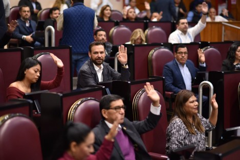 El Pleno de la LXVI Legislatura aprobó el Acuerdo de la Junta de Coordinación Política (Jucopo), por el cual este Congreso exhorta a los 212 municipios del estado a que den cumplimiento al Artículo 7 de la Ley Estatal de Protección Ambiental y al Artículo 58 de la Ley Orgánica del Municipio Libre, con la finalidad de realizar acciones en materia de prevención de la deforestación de bosques y selvas, fábricas de agua, y en general, a la conservación, restauración y mejora del medio ambiente.