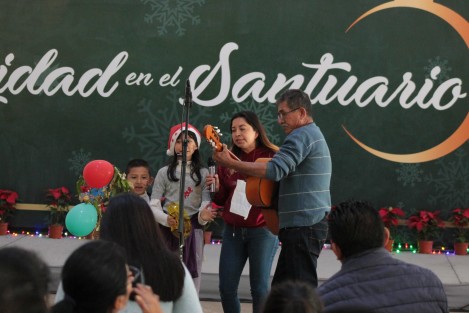 Para mantener vivas las tradiciones se organizó un concurso de ramas, donde participaron familias juntando varias generaciones. Por votación del público, se otorgaron premios a los primeros lugares. 