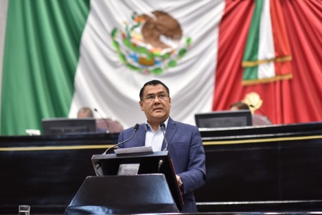 El diputado Othón Hernández Candanedo presentó al Pleno un Anteproyecto con punto de Acuerdo, por el que se exhorta a titulares del Poder Ejecutivo, Secretaría de Gobierno y Secretaría de Protección Civil, de la entidad, a formular y publicar el Reglamento de la Ley de los Cuerpos de Bomberos del Estado de Veracruz de Ignacio de la Llave.

