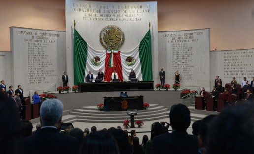 Con un minuto de silencio previo a la comparecencia del Gobernador del Estado, el Congreso de Veracruz mostró su respeto al finado gobernador de Puebla, Miguel Barbosa. 