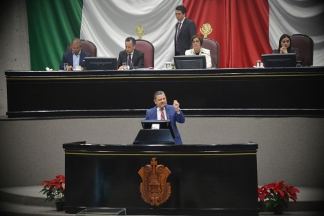 Por el Grupo Legislativo del Partido Revolucionario Institucional (PRI), el diputado Marlon Eduardo Ramírez Marín hizo un recuento del actuar de ese organismo ante la alternancia política en el país y en el estado, manifestó el compromiso de ejercer la oposición con respeto y en apego a la normativa jurídica y propuso la participación de los titulares de las áreas administrativas en las comparecencias anuales del gabinete estatal.