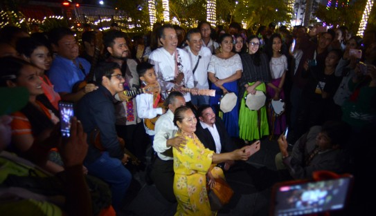 Después de dos años de pandemia, en un ambiente de camaradería, trabajadores, diputados locales e invitados especiales, entre ellos el gobernador Cuitláhuac García Jiménez, se divirtieron y disfrutaron de la Posada Navideña 2022 de la LXVI Legislatura del Estado de Veracruz. 